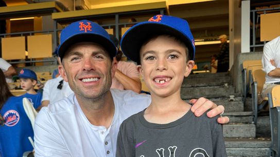 Why I prefer photos over autographs when we meet athletes (featured)